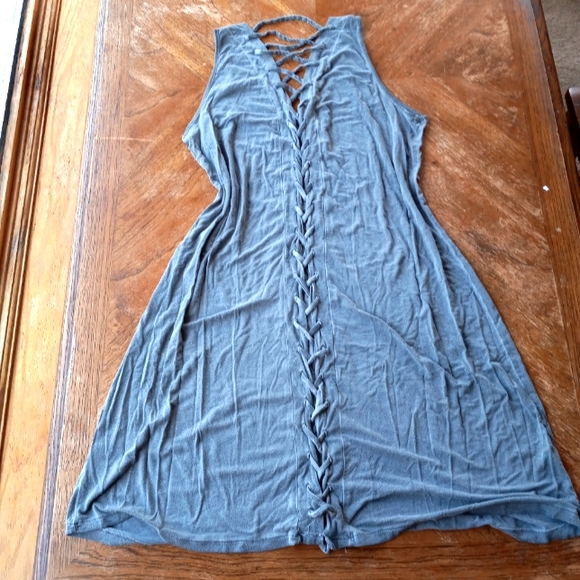 🍀Sleeveless Dress with Laced up Back!!!! - Picture 2 of 8